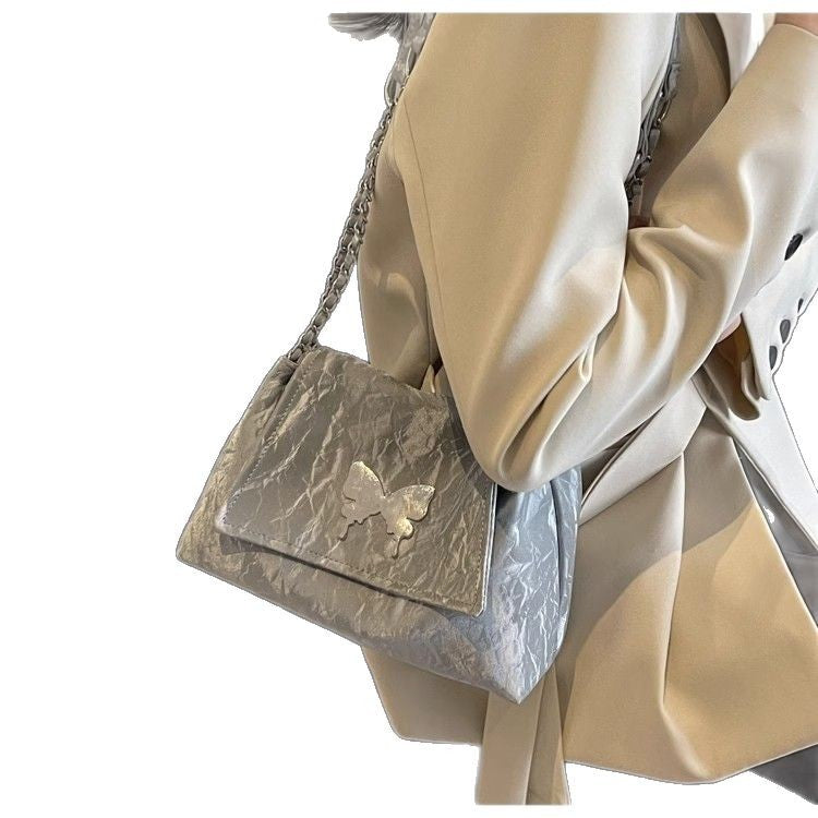 Elegant Handbag Bowlift