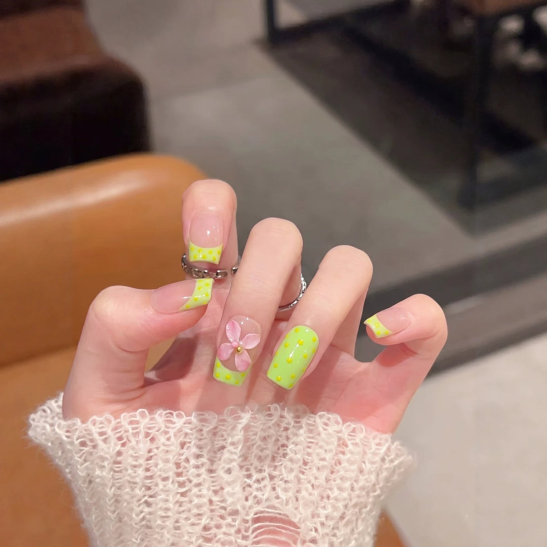 Acrylic Floral Design Press-On Nail Set Bowlift