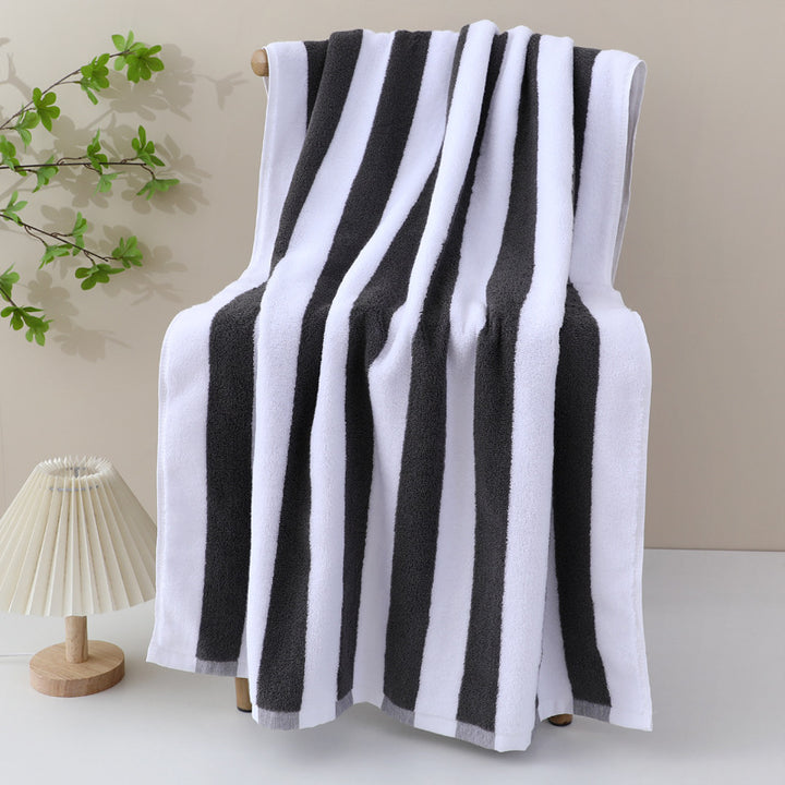 Luxurious Beach Towel With Elegant Striped Pattern Bowlift