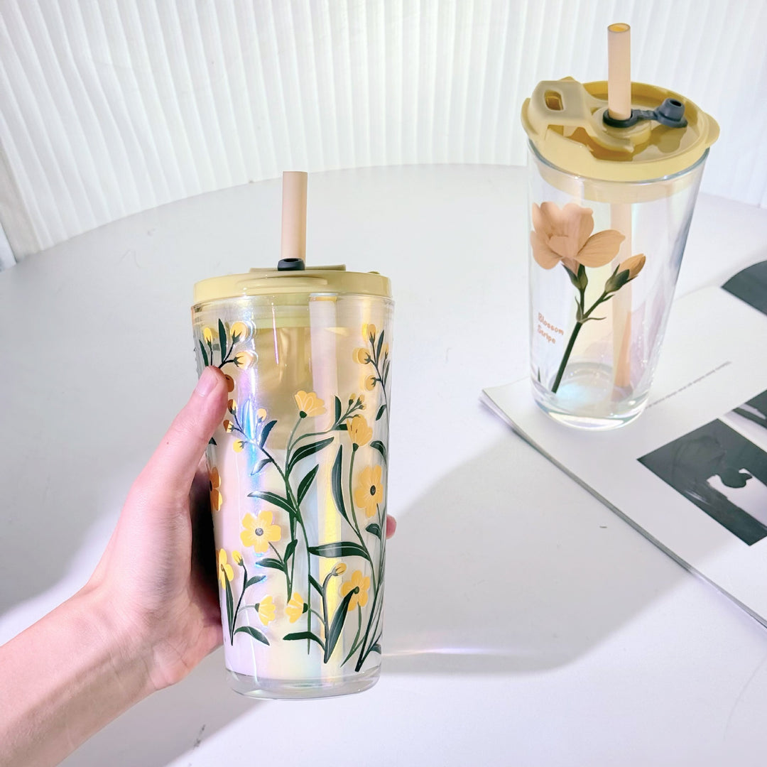 Women's drinking cup with practical silicone protective sleeve and decorative floral patterns Bowlift