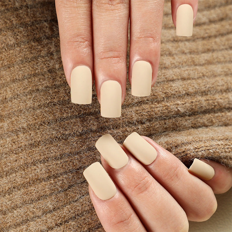 Artificial nails in elegant matte finish Bowlift