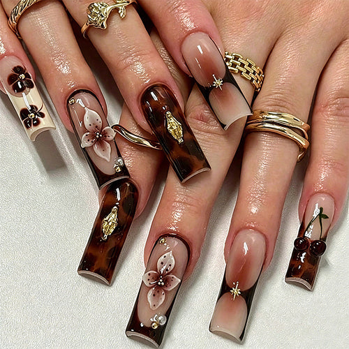 Artificial nails with creative 3D flower design and glitter accents Bowlift
