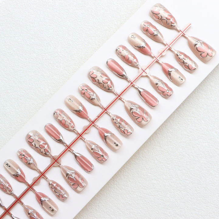Elegant Floral Design Press-On Nail Set Bowlift