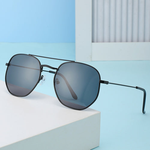 Ladies sunglasses with oval frame and protective gradient lens Bowlift