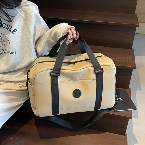 Multifunctional Travel Bag With Durable Outer Material And Practical Interior Bowlift