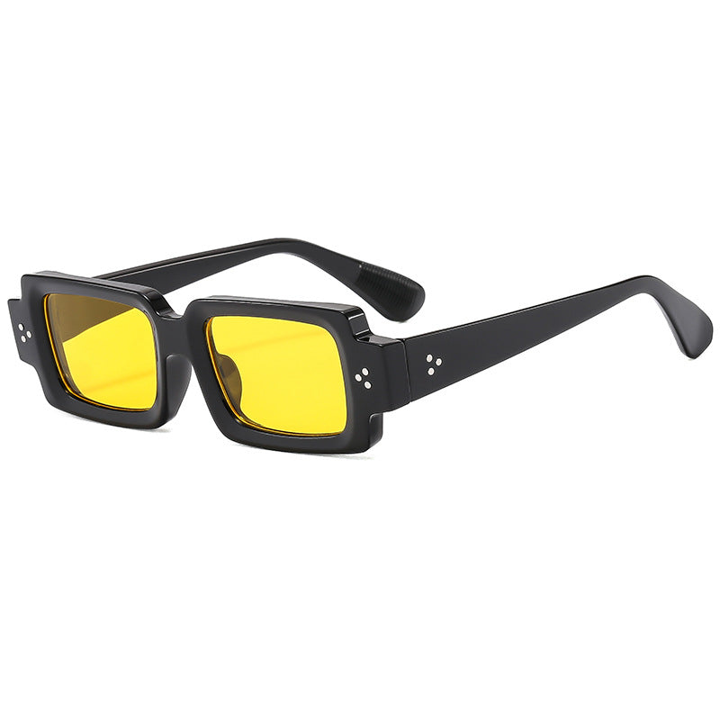 Women Fashionable oversized sunglasses with futuristic design Bowlift