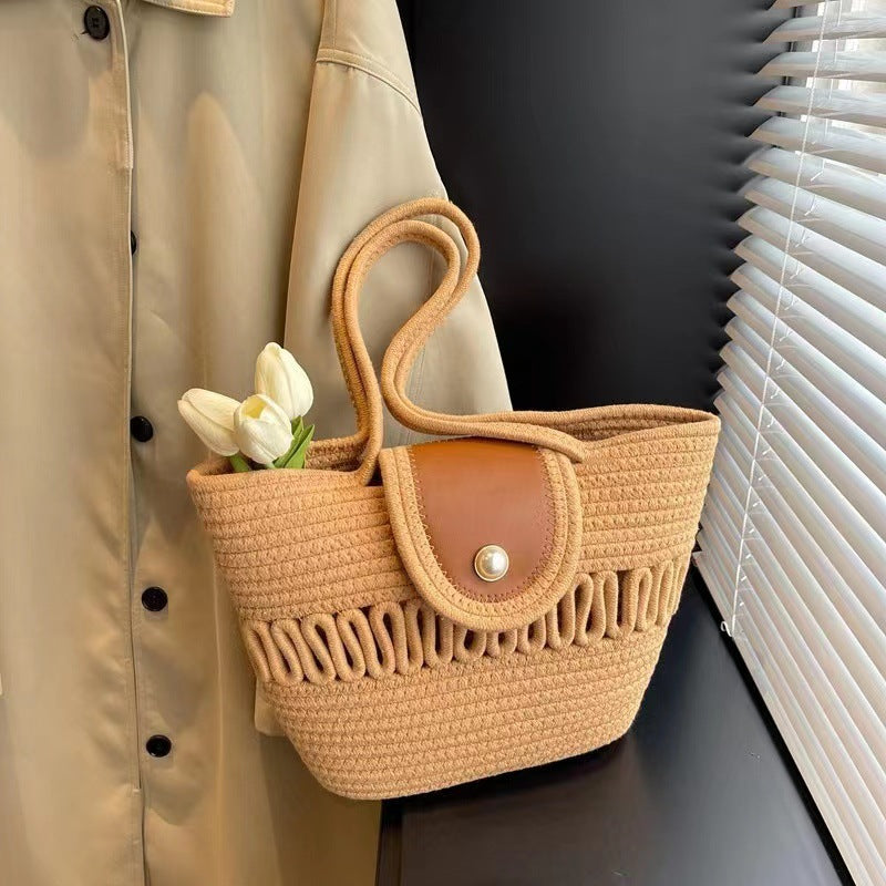 Handcrafted basket bag with elegant leather trim Bowlift