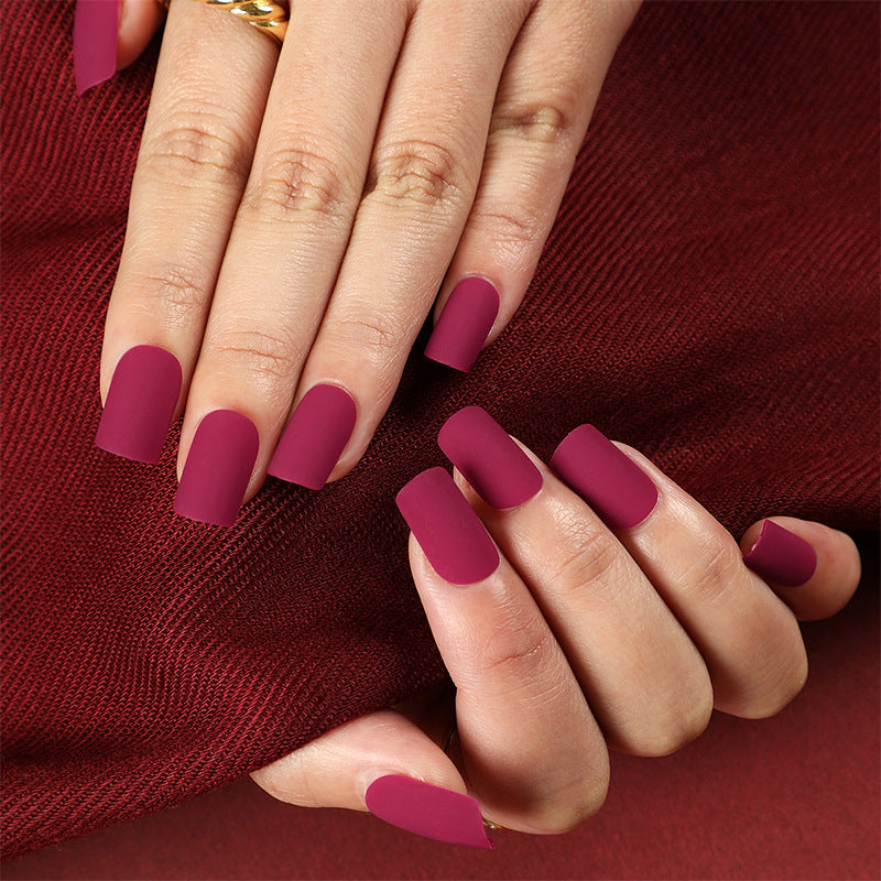 Artificial nails in elegant matte finish Bowlift