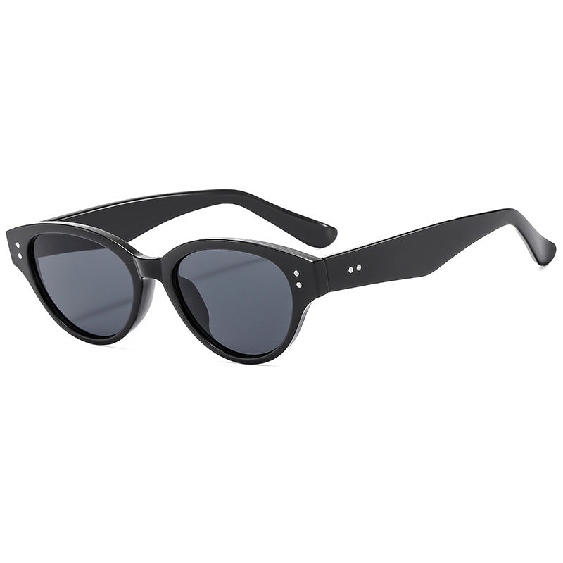 Women's Cat-Eye Sunglasses with Elegant Plastic Frame and UV Protection Bowlift