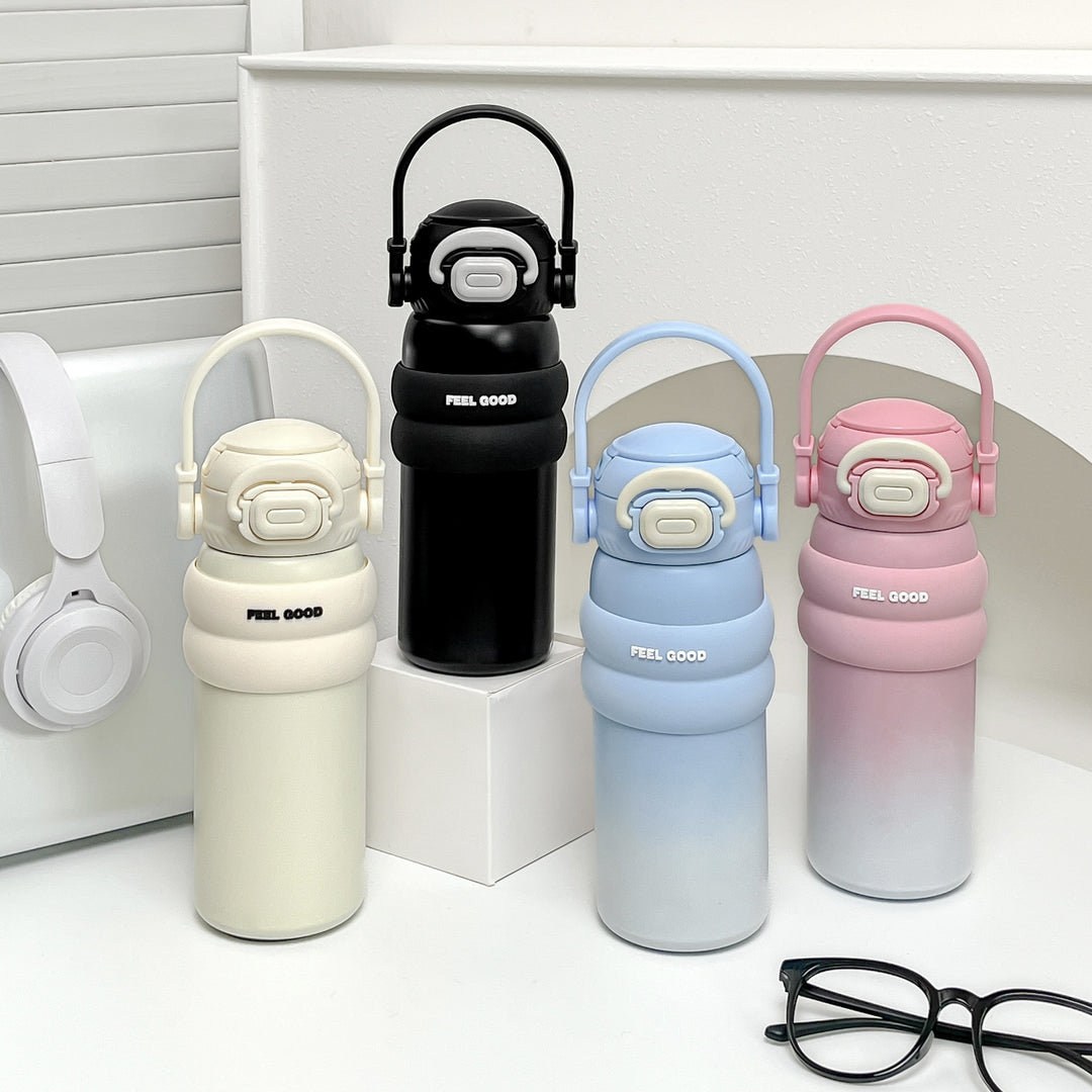 Insulated drinking bottle with innovative closure mechanism Bowlift
