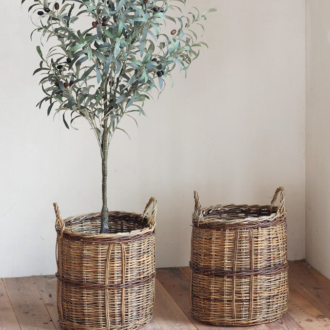 Handcrafted storage basket made of willow Bowlift