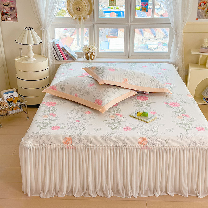 Women's elegant and decorative bedding throw set with cheerful floral pattern Bowlift