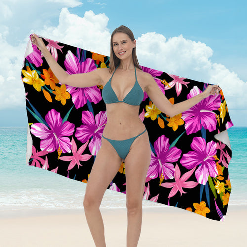 Beach towel with vibrant tropical plant motif Bowlift