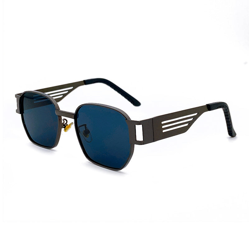 Stylish Oversized Sunglasses in Modern Metal Design Bowlift