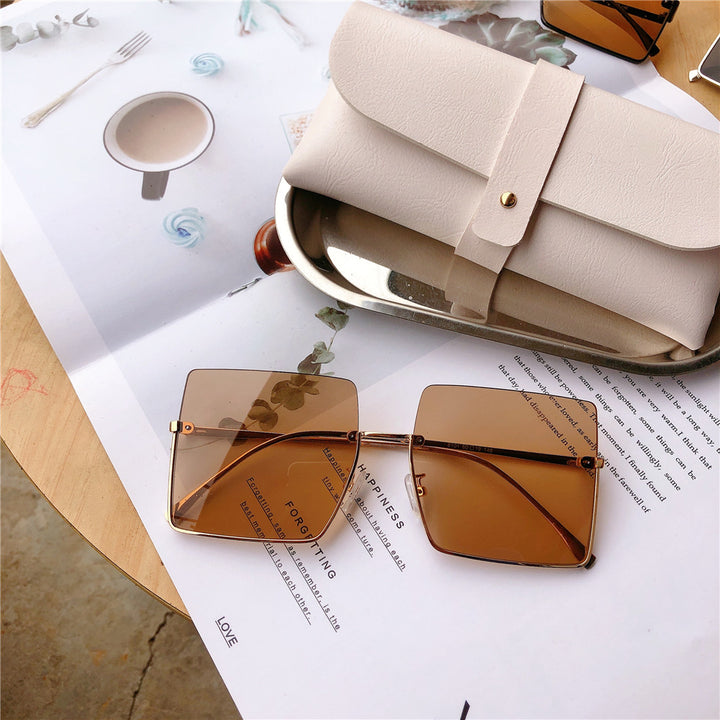 Fashionable Oversized Square Sunglasses Bowlift