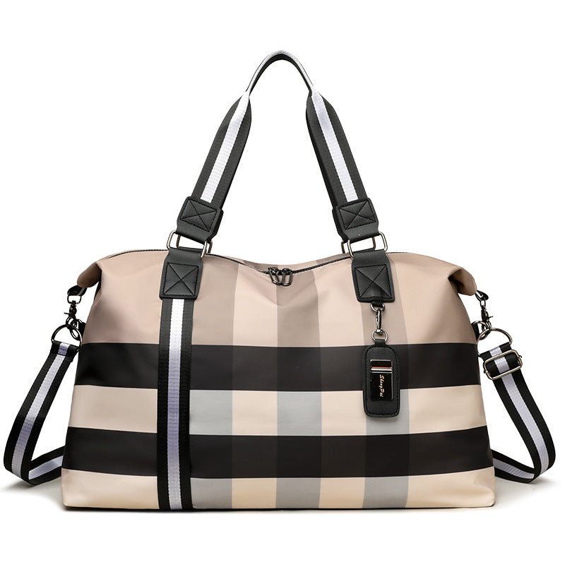 Sporty travel bag with intelligent compartment design Bowlift
