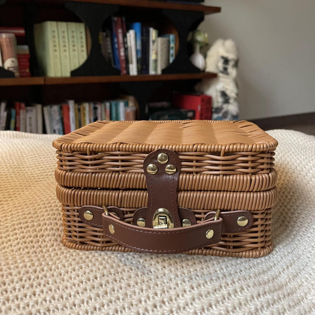Women's Storage Basket Bowlift