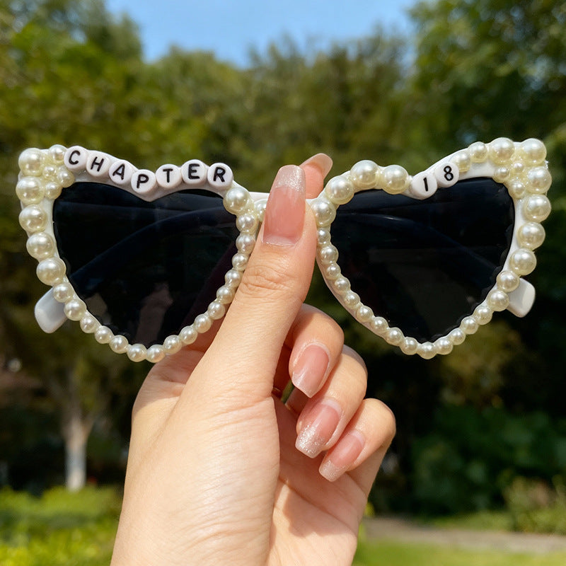 Pearl-Accented Heart-Shaped Sunglasses Bowlift