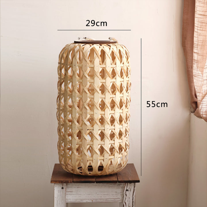 Handcrafted lantern in natural design Bowlift