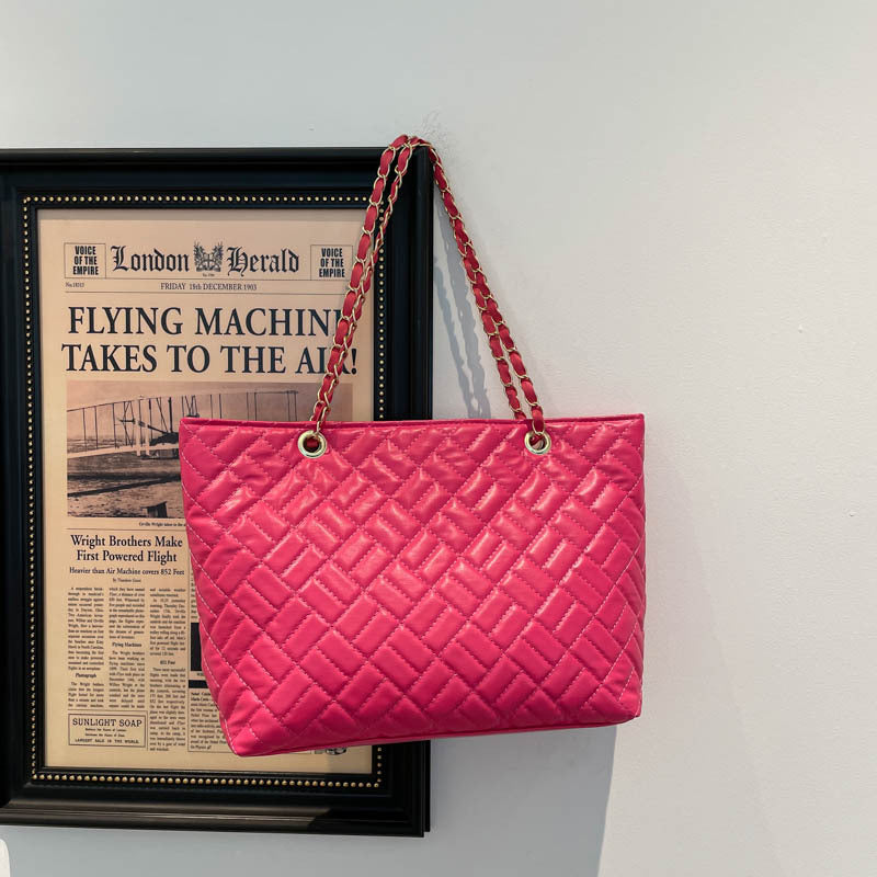 WoQuilted Tote Bag with Chain Handles Bowlift