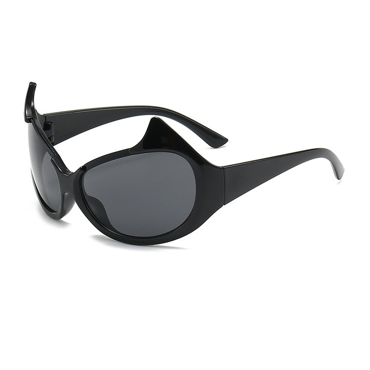Women's extravagant fashionable sunglasses with striking curved frames Bowlift