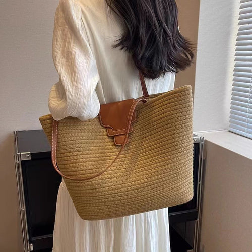 Large shoulder bag made of woven natural material Bowlift