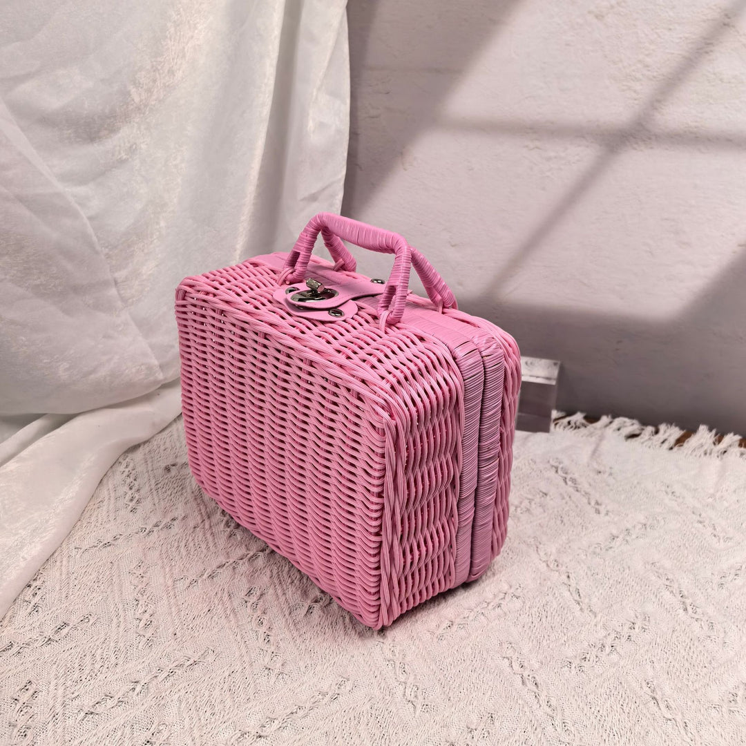 Women's handcrafted cosmetic storage case Bowlift