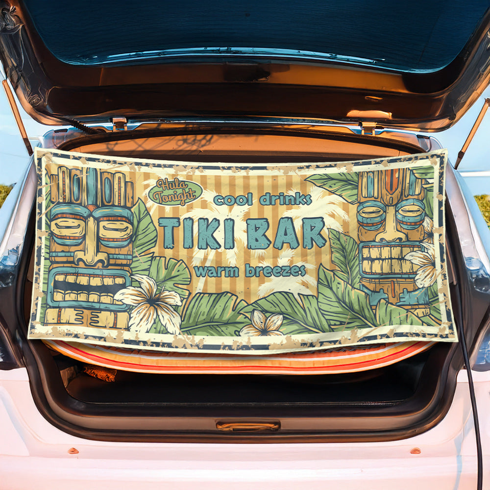 Strand blanket with striking tiki pattern Bowlift