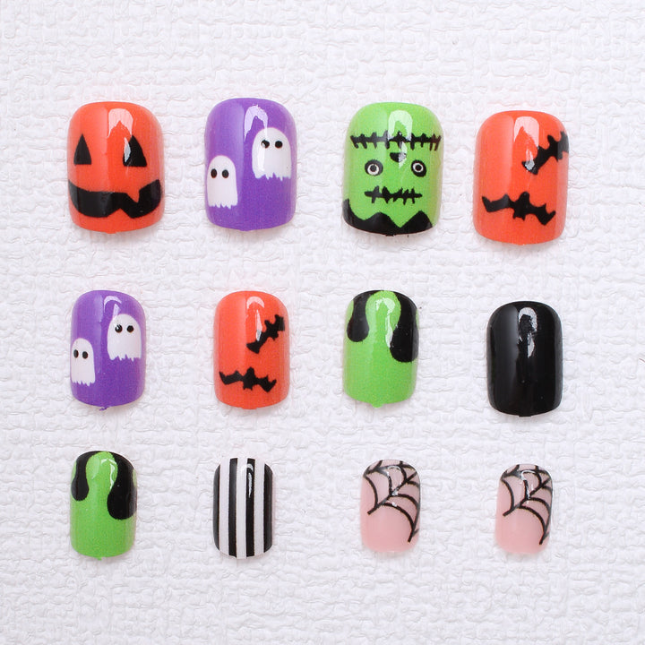 Nail art set with Halloween motifs and creative 3D accents Bowlift