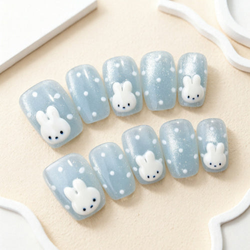 Artificial nails with sweet bunny motif Bowlift