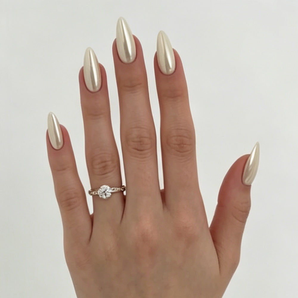 Trendy and Shiny Artificial Nails Bowlift