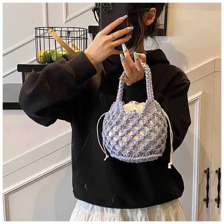 Fashionable handbag made of braided material Bowlift