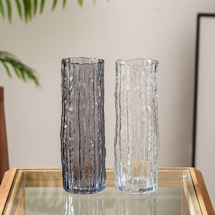 Artful Glass Vase in Modern Design Bowlift