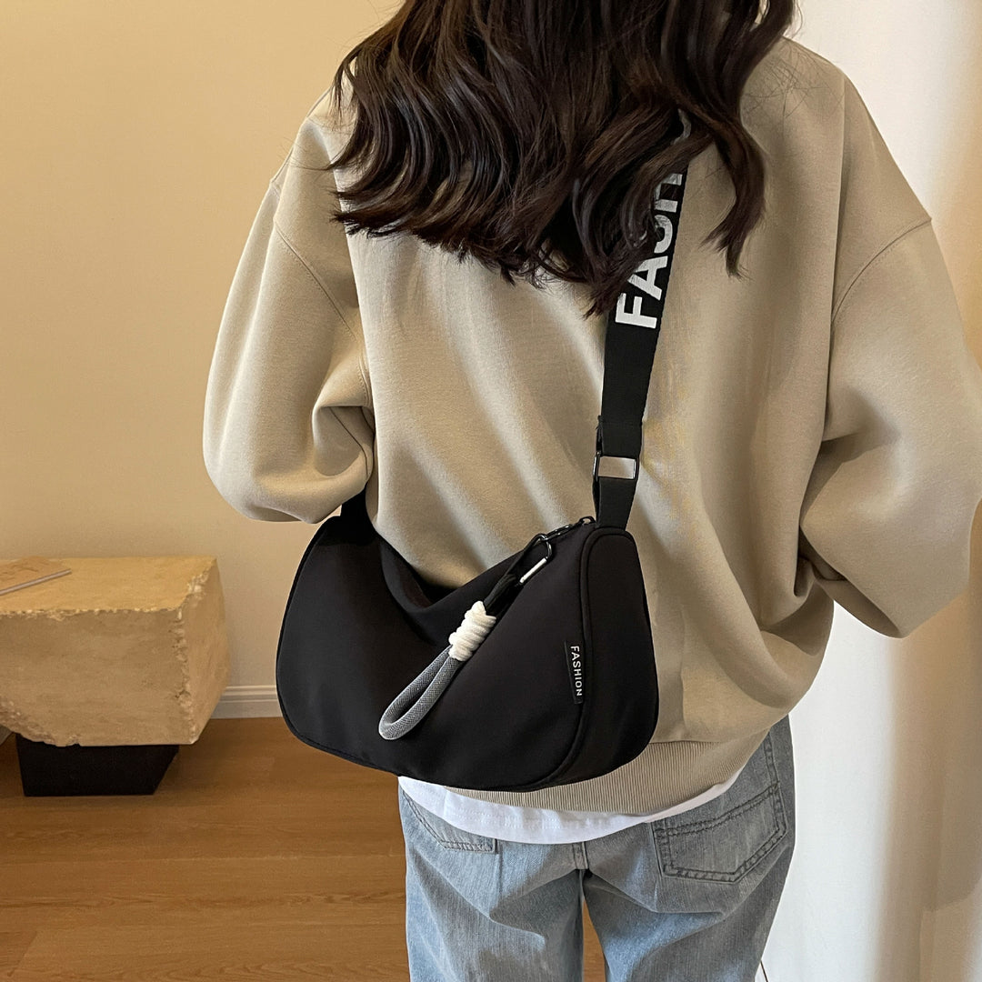 Fashionable shoulder bag with adjustable carrying strap Bowlift