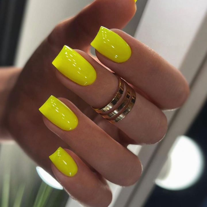 High-Shine Acrylic Nail Art Extensions Bowlift