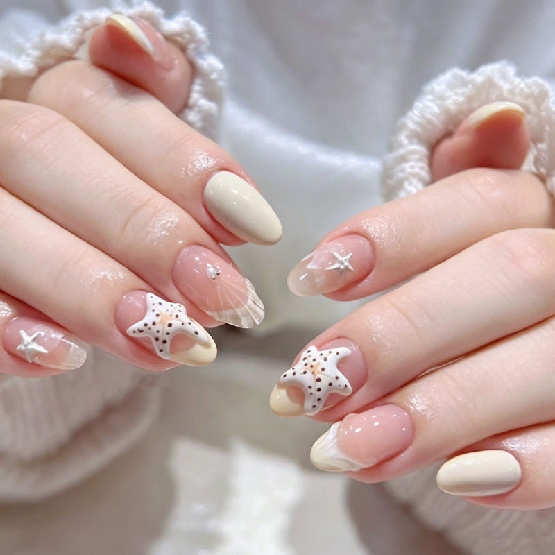 Artful Nail Tips in Maritime Design Bowlift