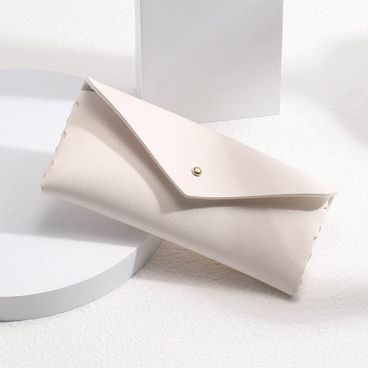 Elegant Phone Case in Minimalist Leather Design Bowlift