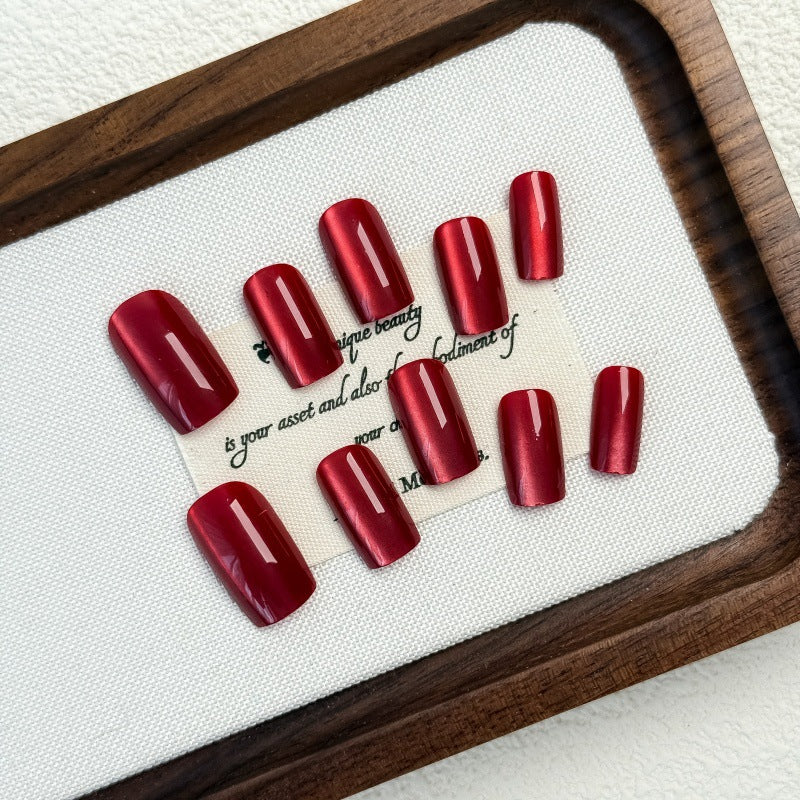 High-gloss artificial nails with modern design Bowlift