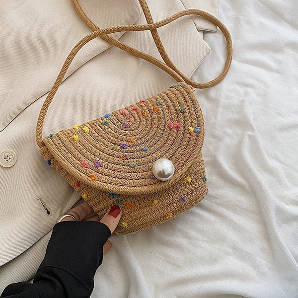 Ladies Stylish Clutch made of woven material Bowlift