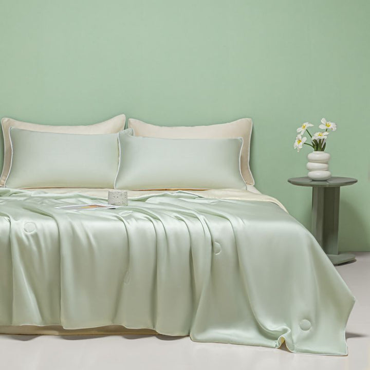 Ladies satin bed linen with stylish design Bowlift