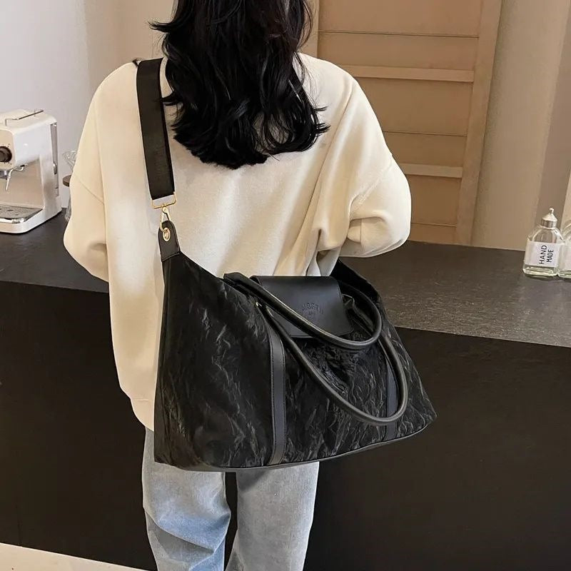 Elegant Weekend Bag Bowlift