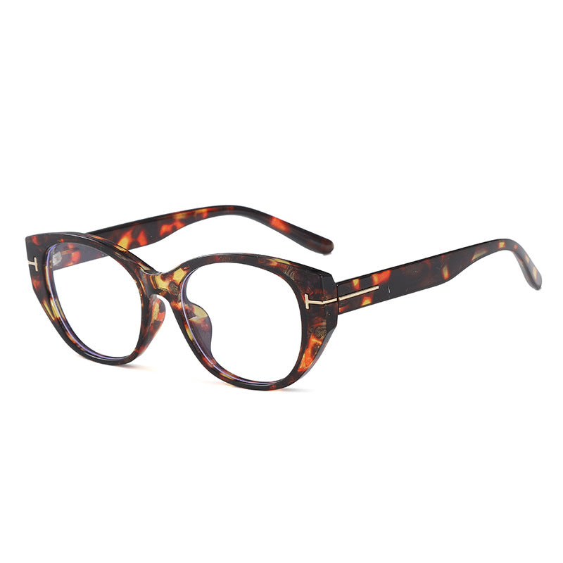 Women's Cat-Eye Sunglasses with Elegant Frame and Protective UV Filter Bowlift