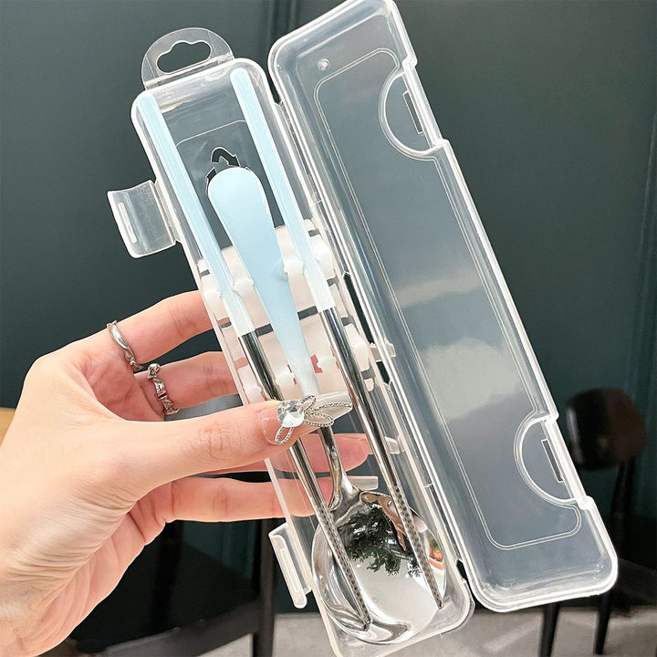 Portable cutlery set in hygienic storage box Bowlift