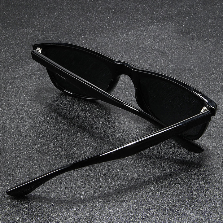 Women's sunglasses in striking vintage style Bowlift