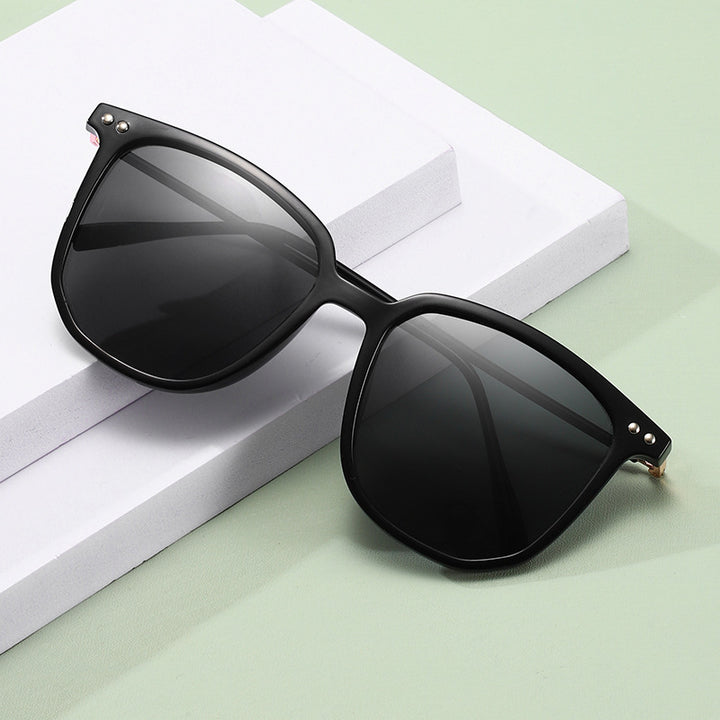 Women's fashionable oversized sunglasses with sturdy frame and UV protection Bowlift