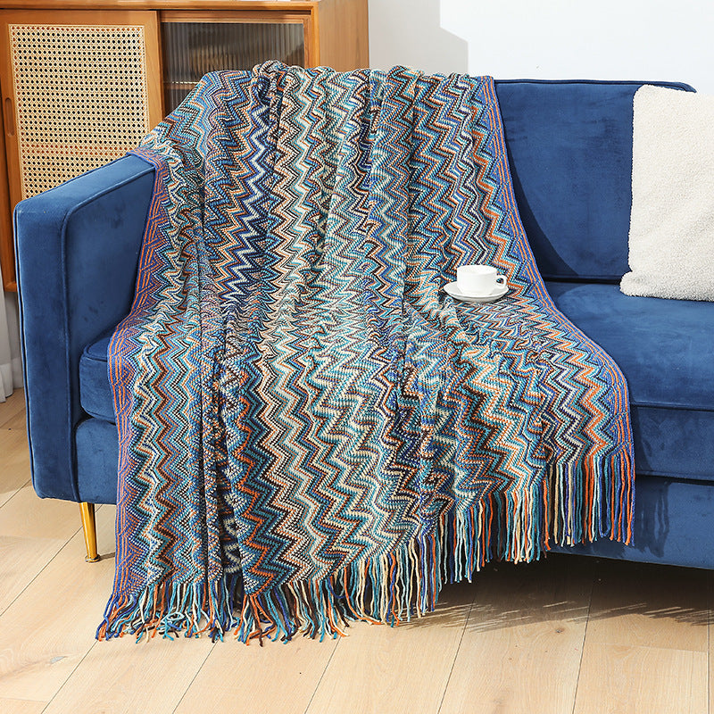 Ladies Decorative Zigzag Pattern Blanket Bowlift
