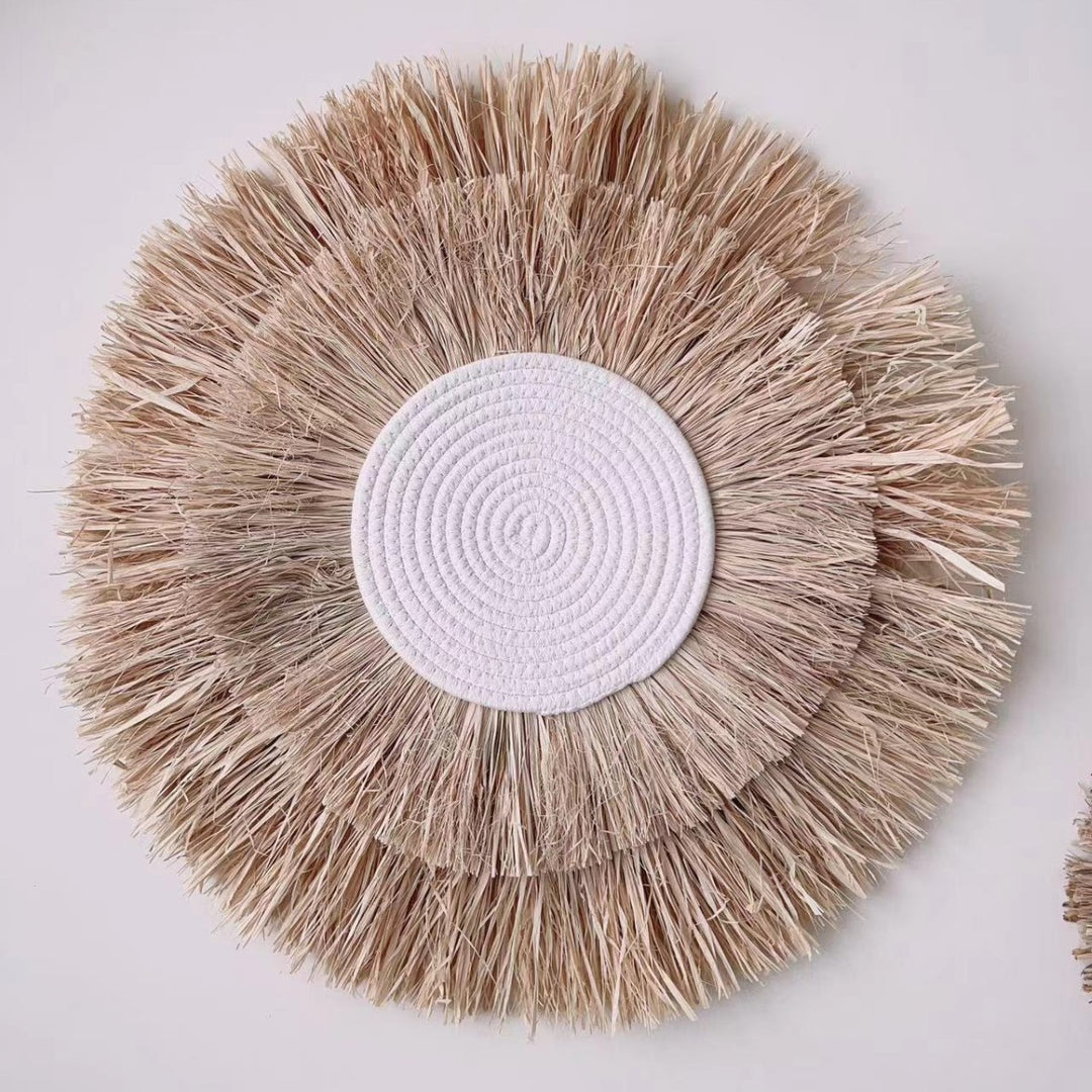 Decorative wall decoration with synthetic fiber and wooden beads Bowlift