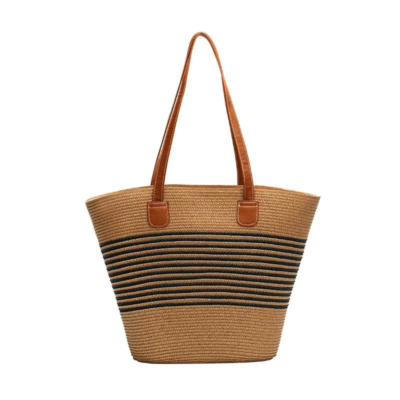 Stylish beach bag with decorative striped pattern Bowlift