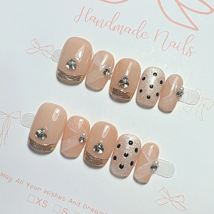 Fashionable Press-On Nails Bowlift