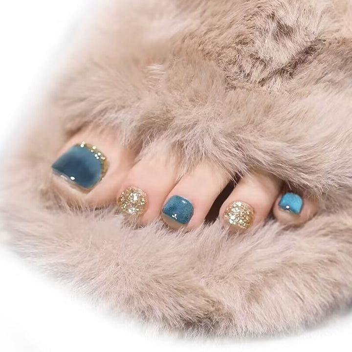 Heart-Embellished Press-On Toe Nails Bowlift